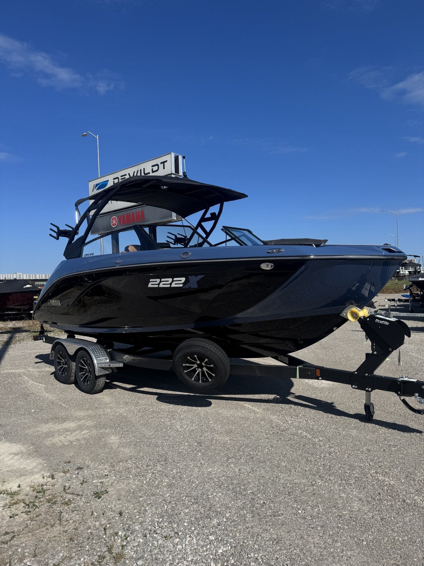 2026 Yamaha 255XD Black