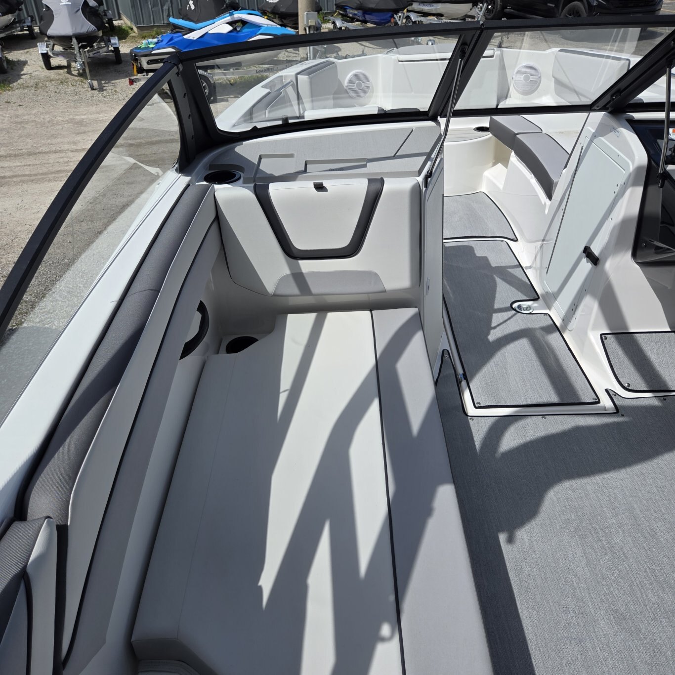 2025 Yamaha AR195