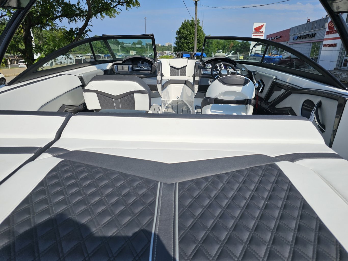 2025 Monterey 238SS 6.5 Hours