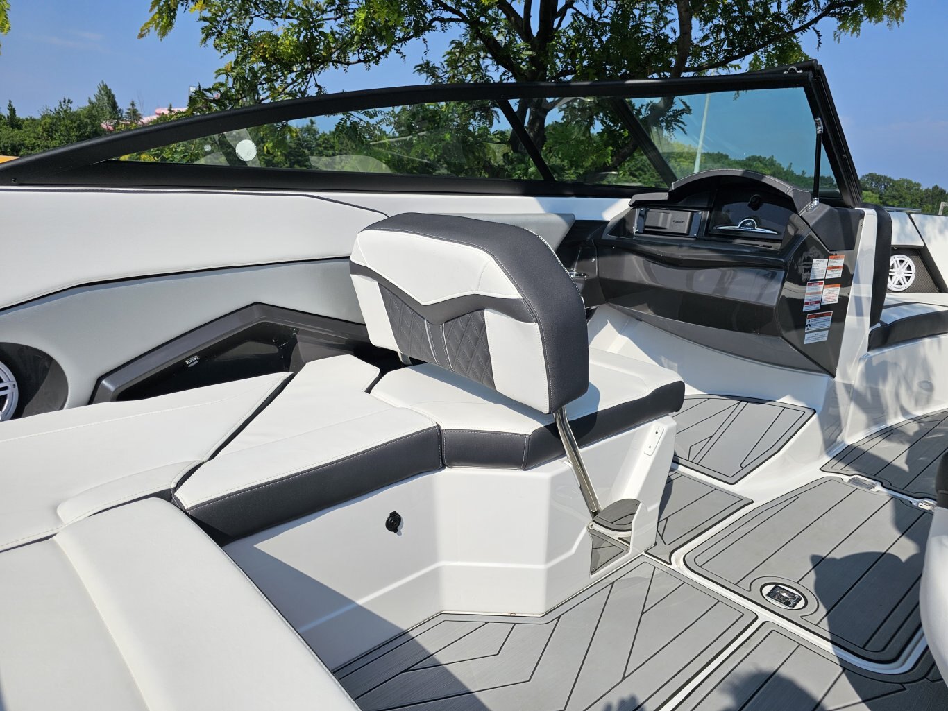 2025 Monterey 238SS 6.5 Hours