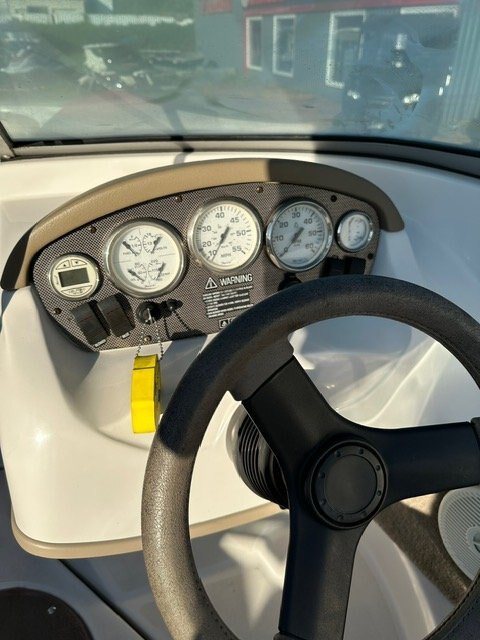 2008 Four Winns H180