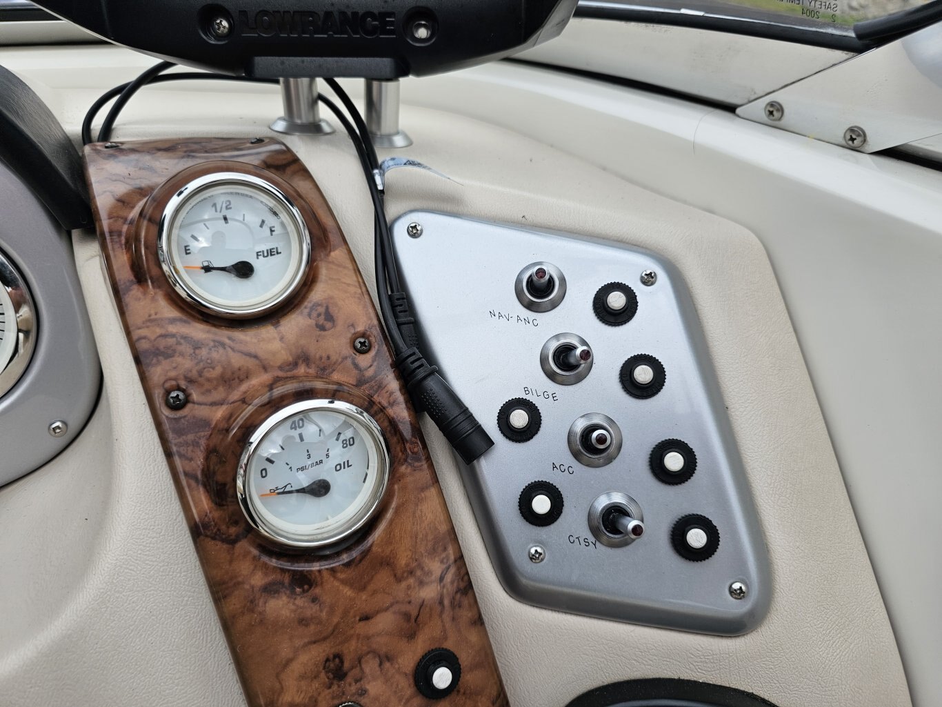 2005 Larson 208 LXI 294 Hours