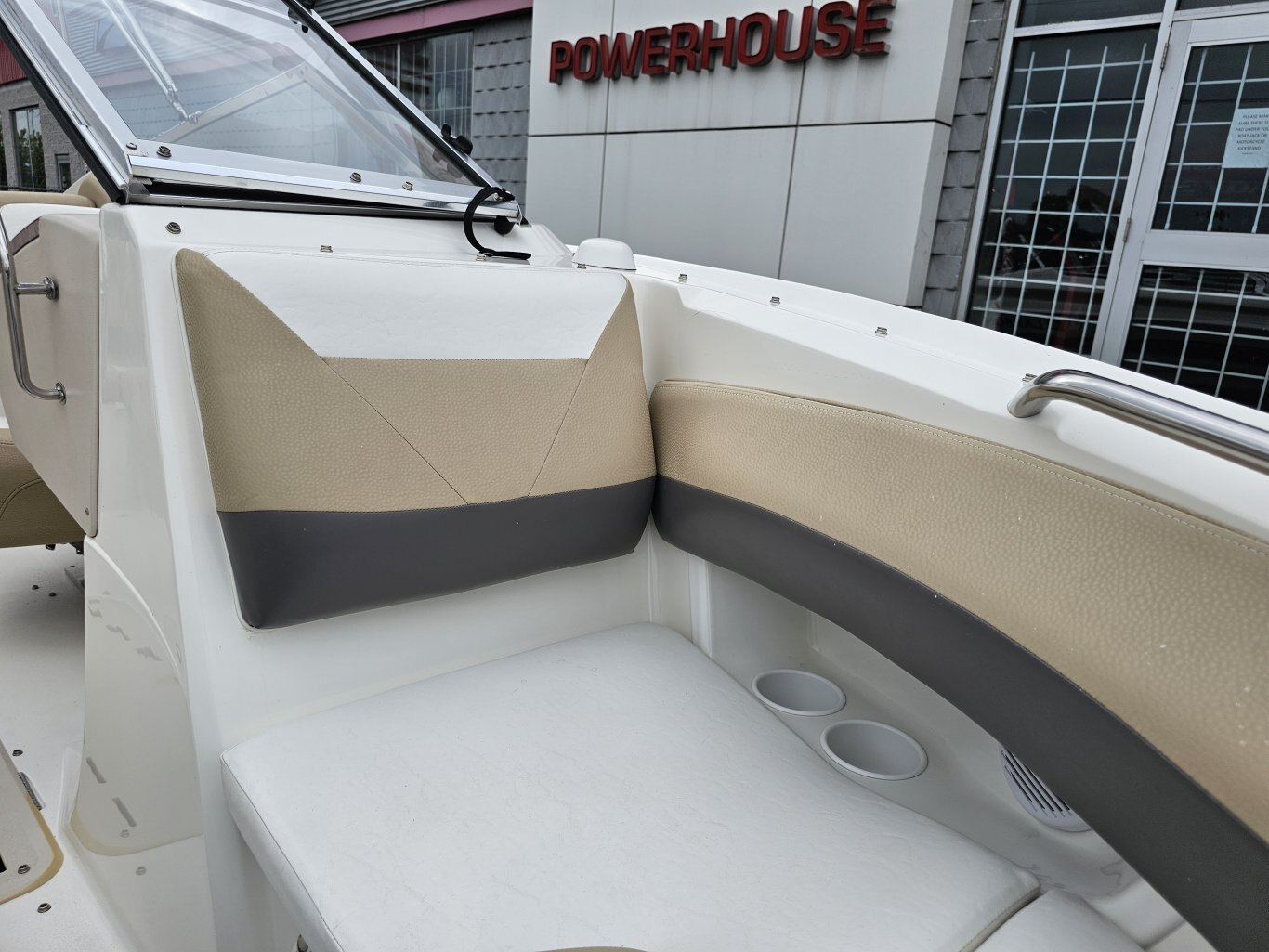 2005 Larson 208 LXI 294 Hours