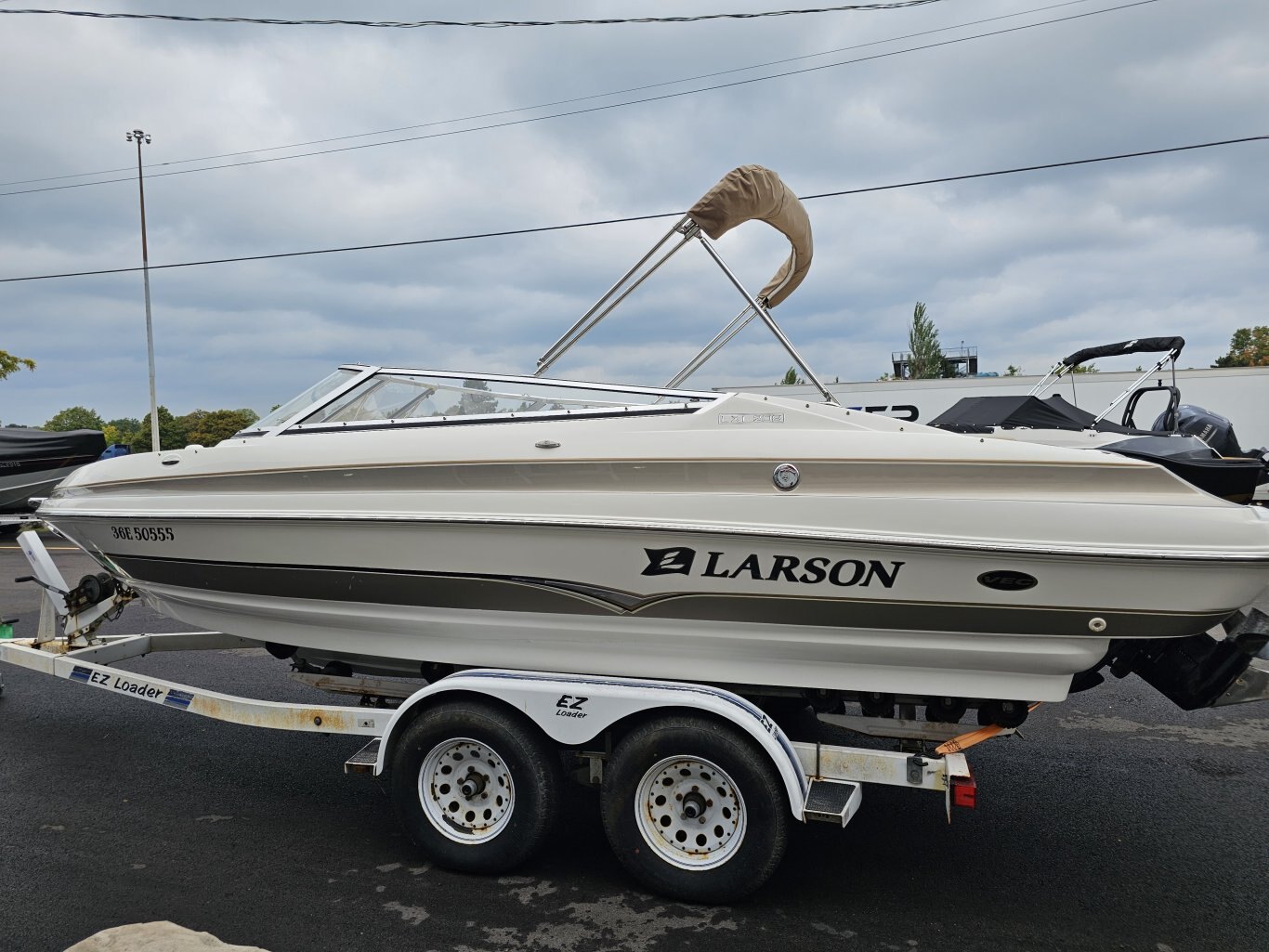 2005 Larson 208 LXI 294 Hours