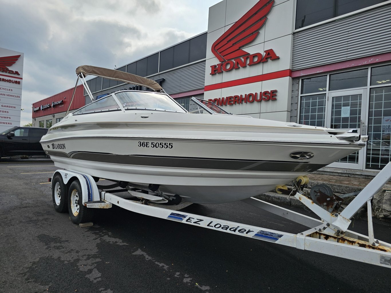 2005 Larson 208 LXI 294 Hours