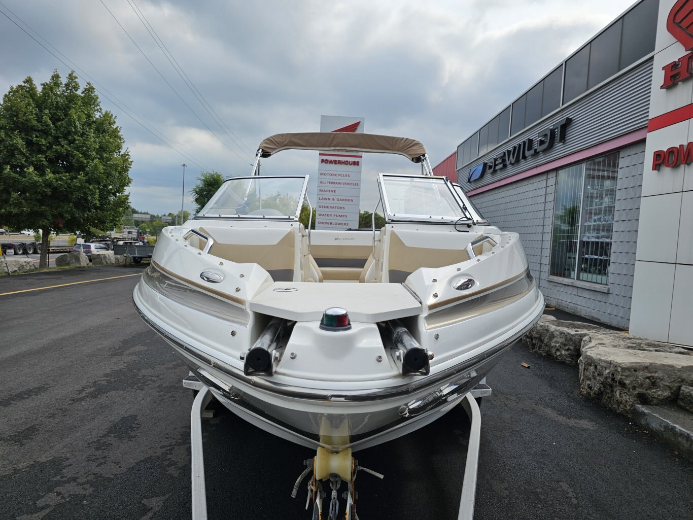 2005 Larson 208 LXI 294 Hours