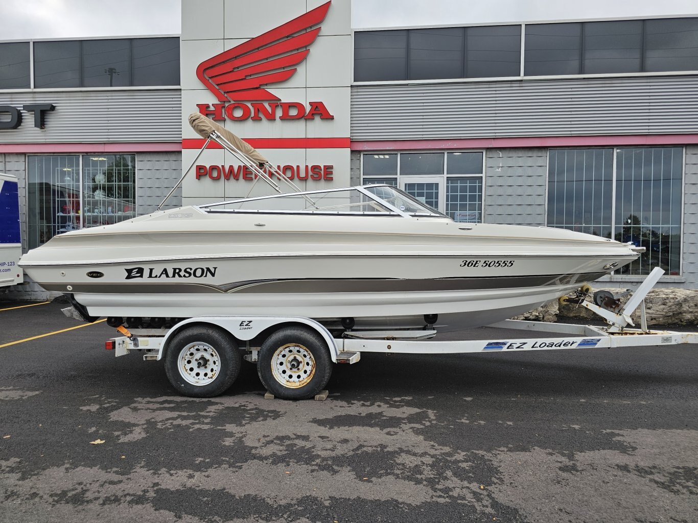 2005 Larson 208 LXI 294 Hours