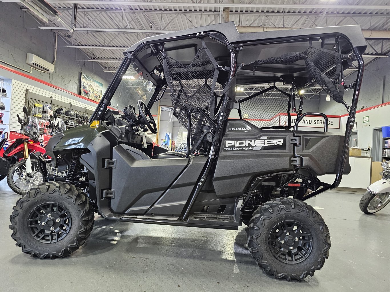 2025 Honda Pioneer 700 4P DLX Standard