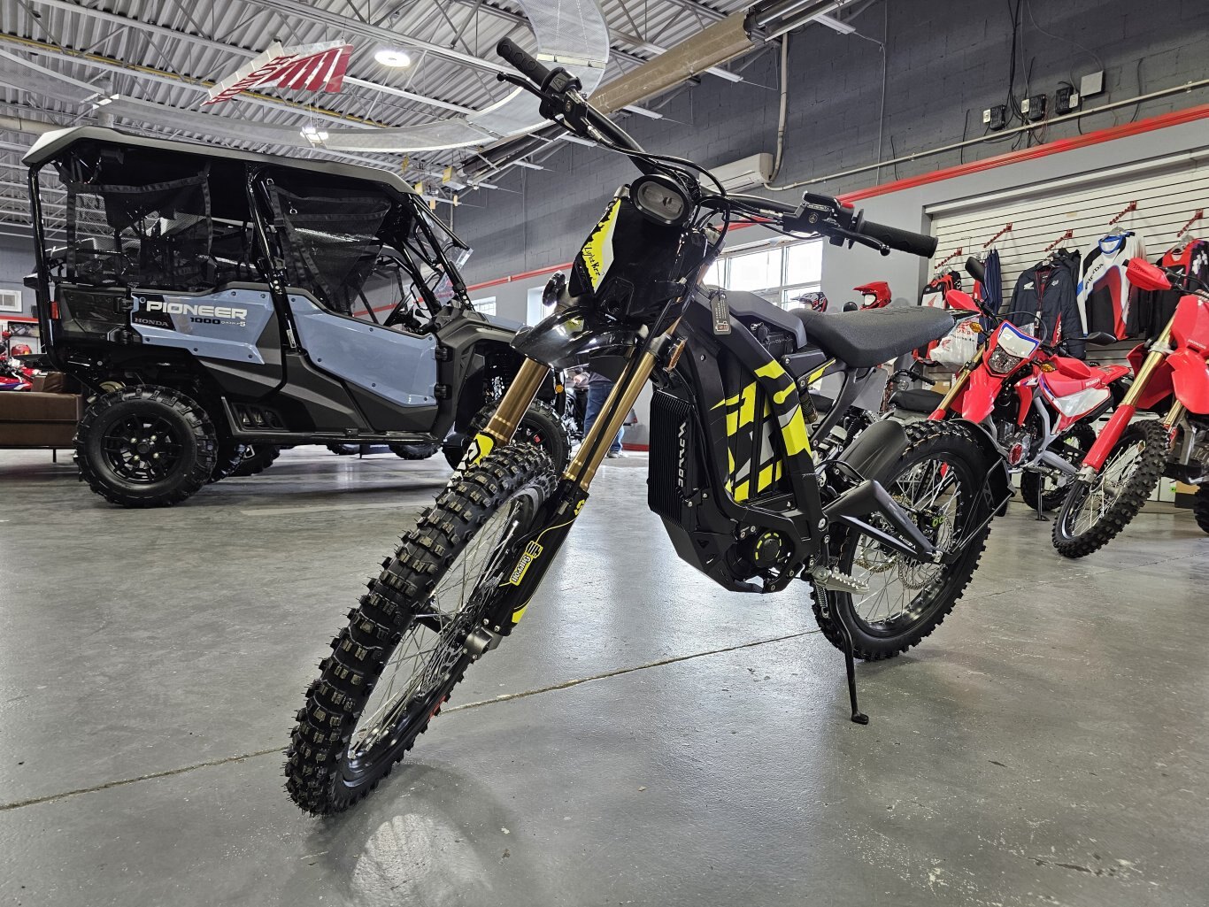 2025 Surron Light Bee X Carbon Black