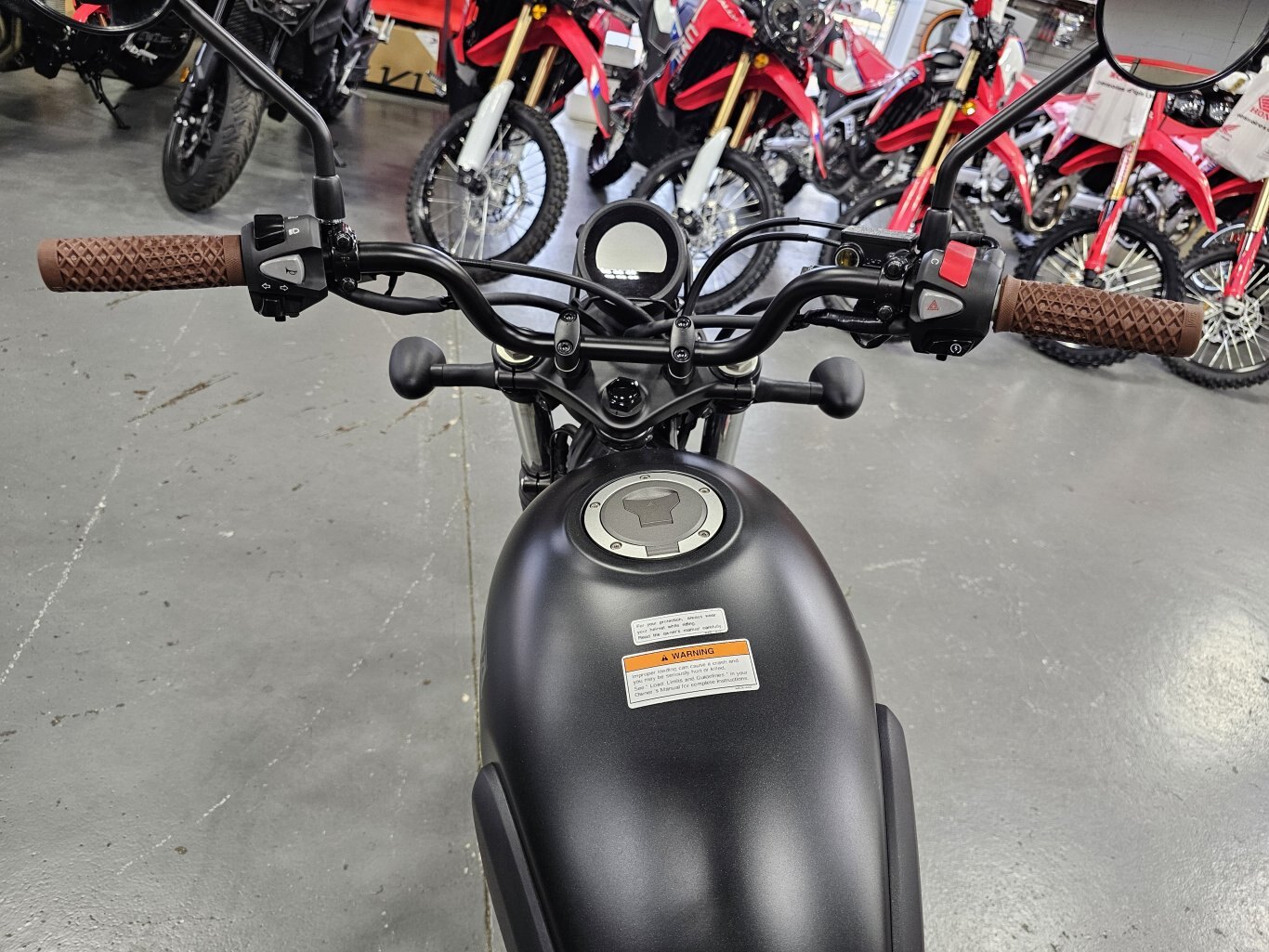 2025 Honda SCL500 Standard Accessories Included