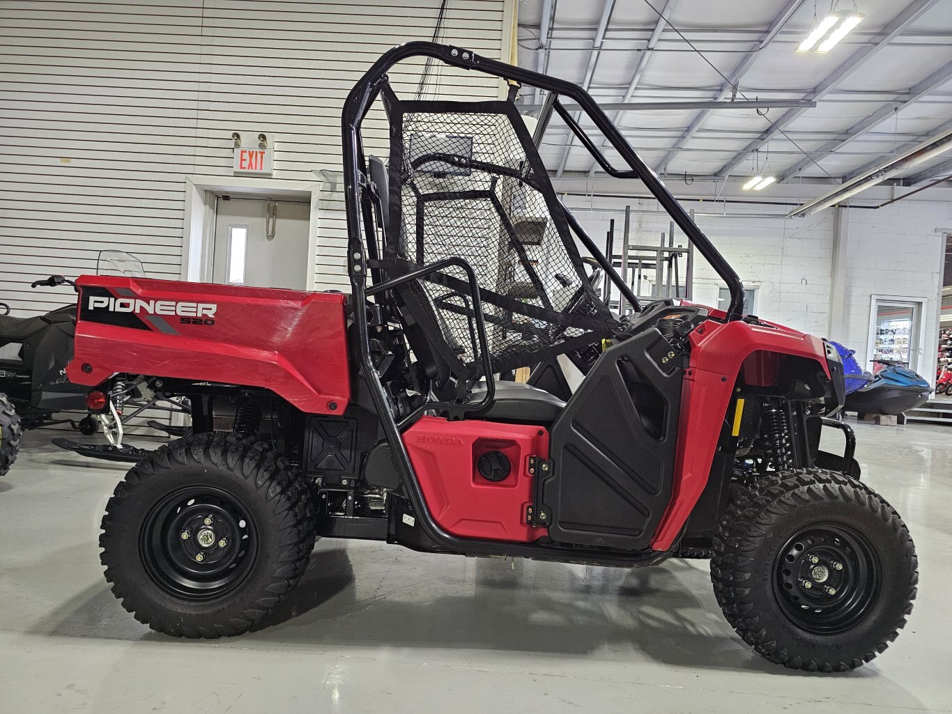 2024 Honda Pioneer 520 AVENGER RED 249 KM