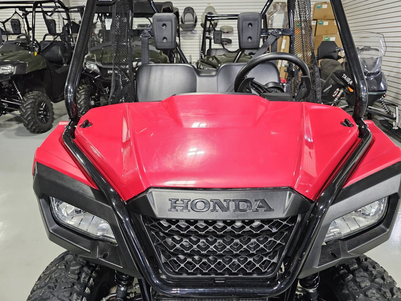 2024 Honda Pioneer 520 AVENGER RED 249 KM