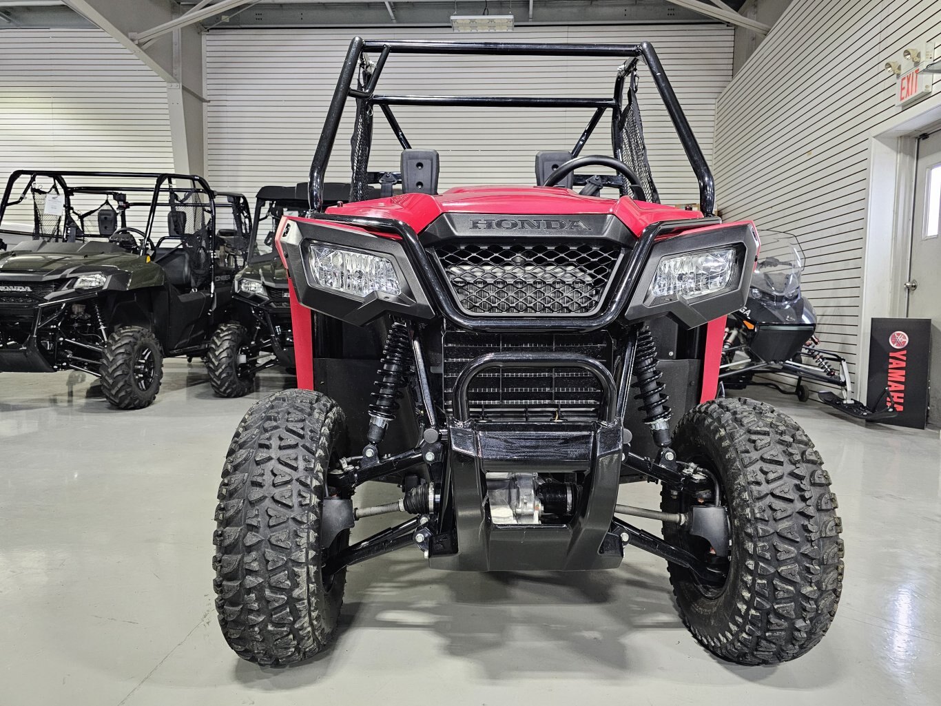 2024 Honda Pioneer 520 AVENGER RED 249 KM