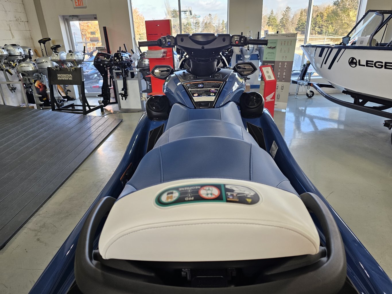 2024 Yamaha FX CRUISER SVHO Black/Deepwater Blue