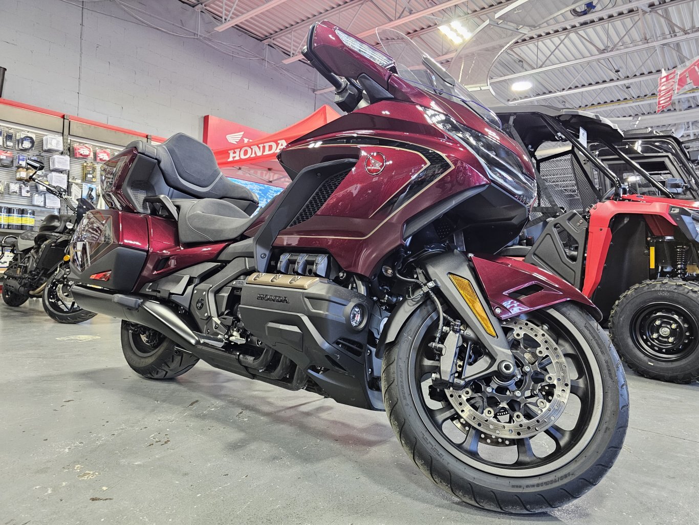 2025 Honda Gold Wing Tour DCT 50th Anniv Bordeaux Red Metallic 4,267 KM
