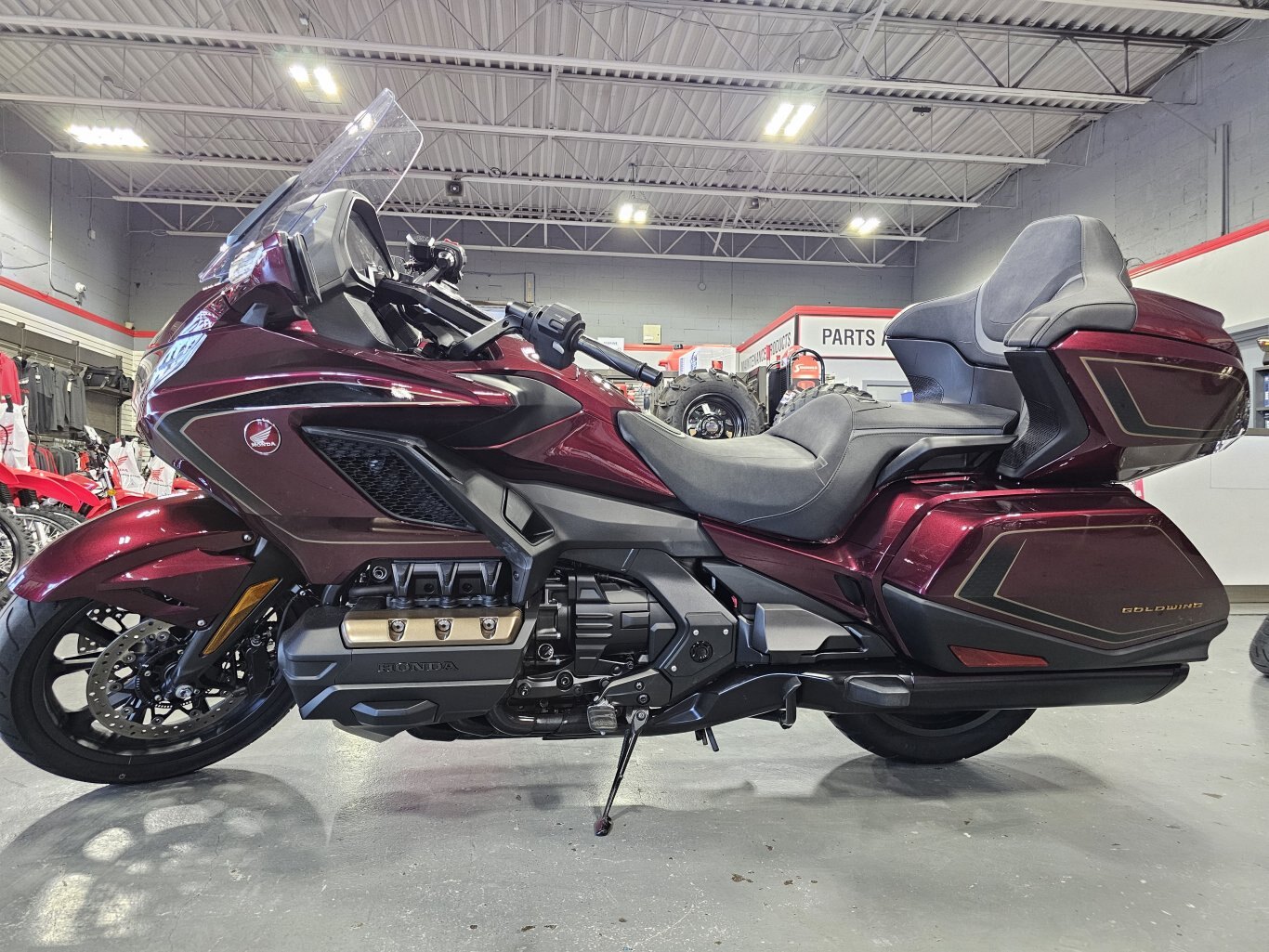 2025 Honda Gold Wing Tour DCT 50th Anniv Bordeaux Red Metallic 4,267 KM