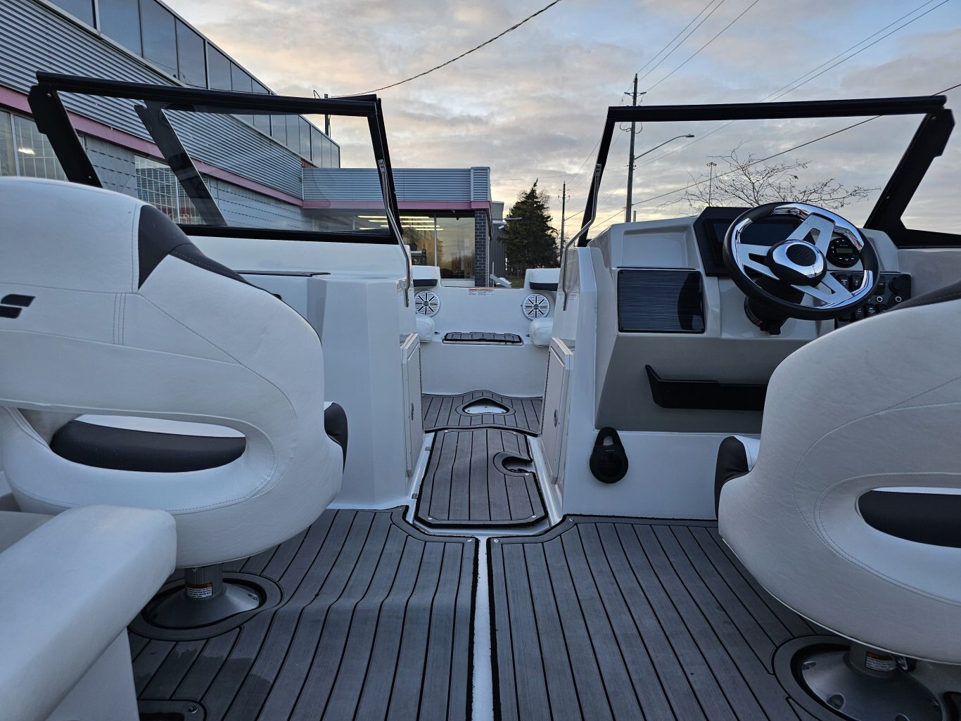 2023 Starcraft SVX 190 DC With 150 HP Yamaha 574 Hours