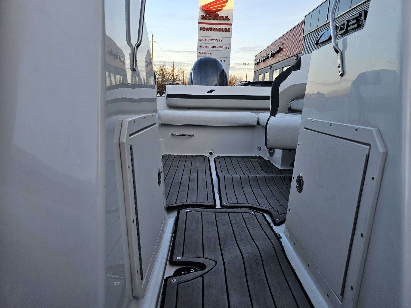 2023 Starcraft SVX 190 DC With 150 HP Yamaha 574 Hours