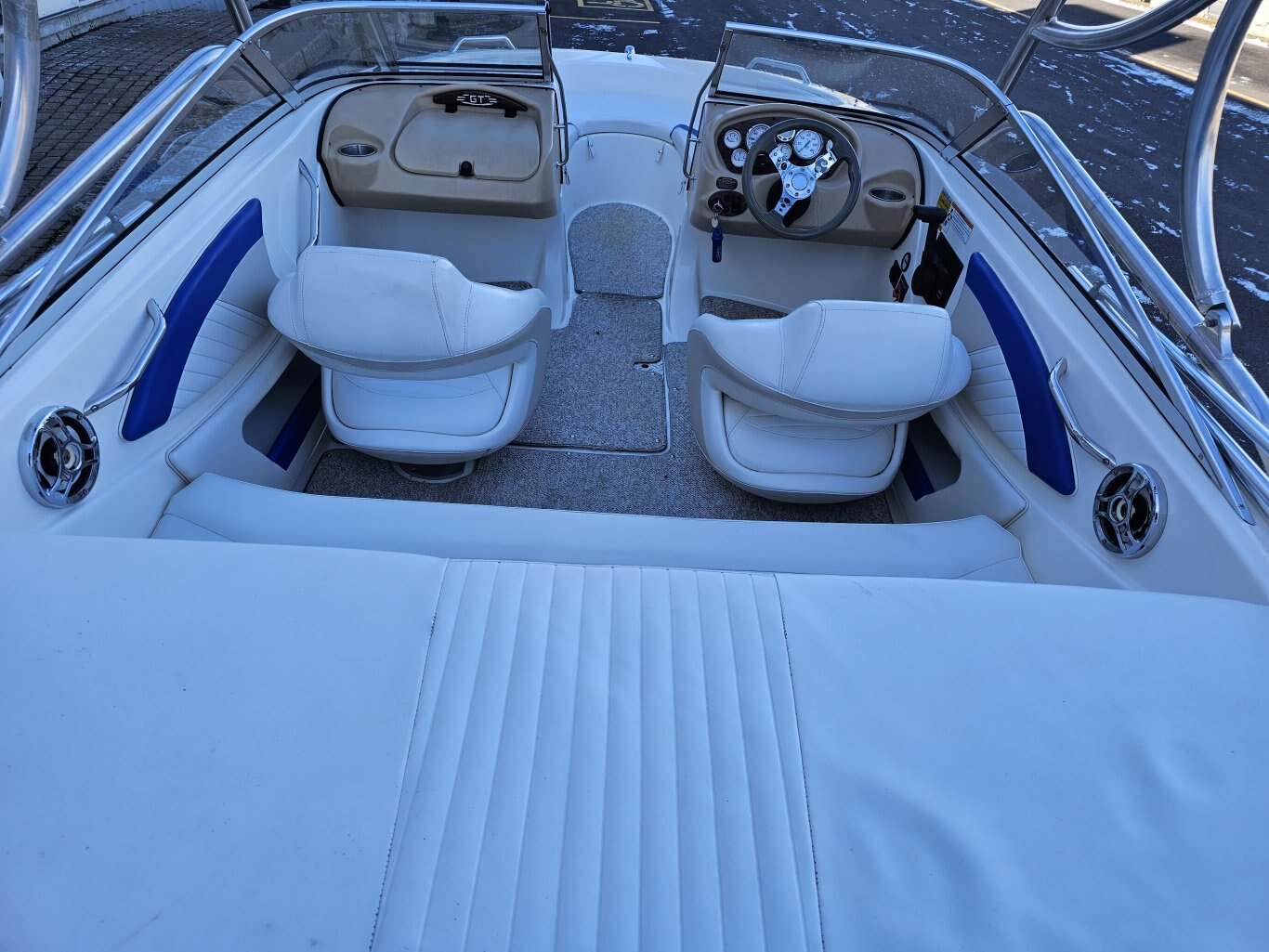 2008 GLASTRON GT185 WITH VOLVO PENTA 4.3GL 552 HOURS