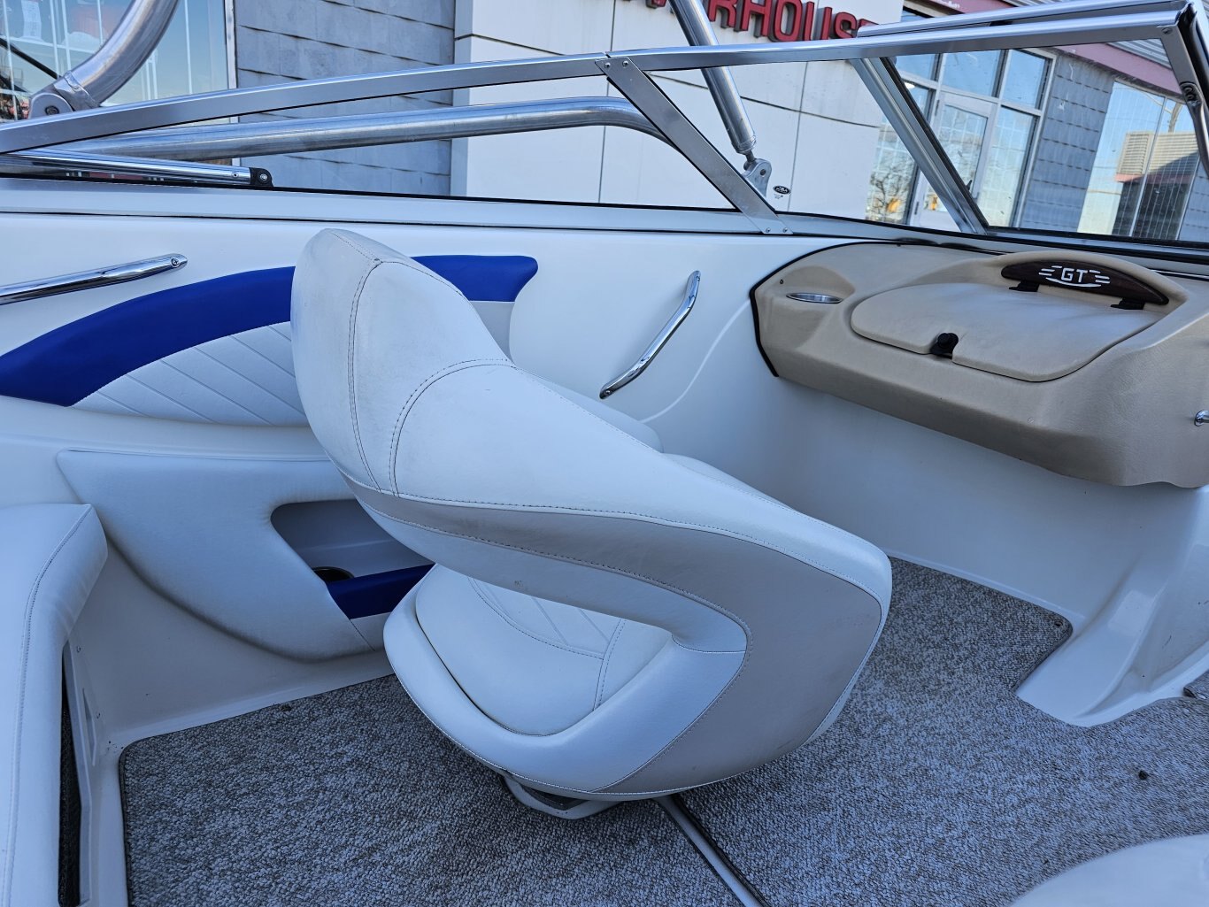 2008 GLASTRON GT185 WITH VOLVO PENTA 4.3GL 552 HOURS