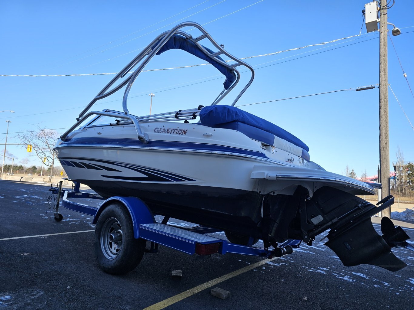 2008 GLASTRON GT185 WITH VOLVO PENTA 4.3GL 552 HOURS