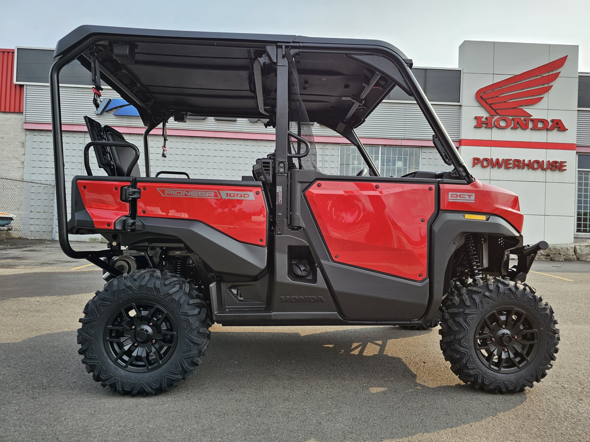 2026 Honda Pioneer 1000-5P DLX Standard