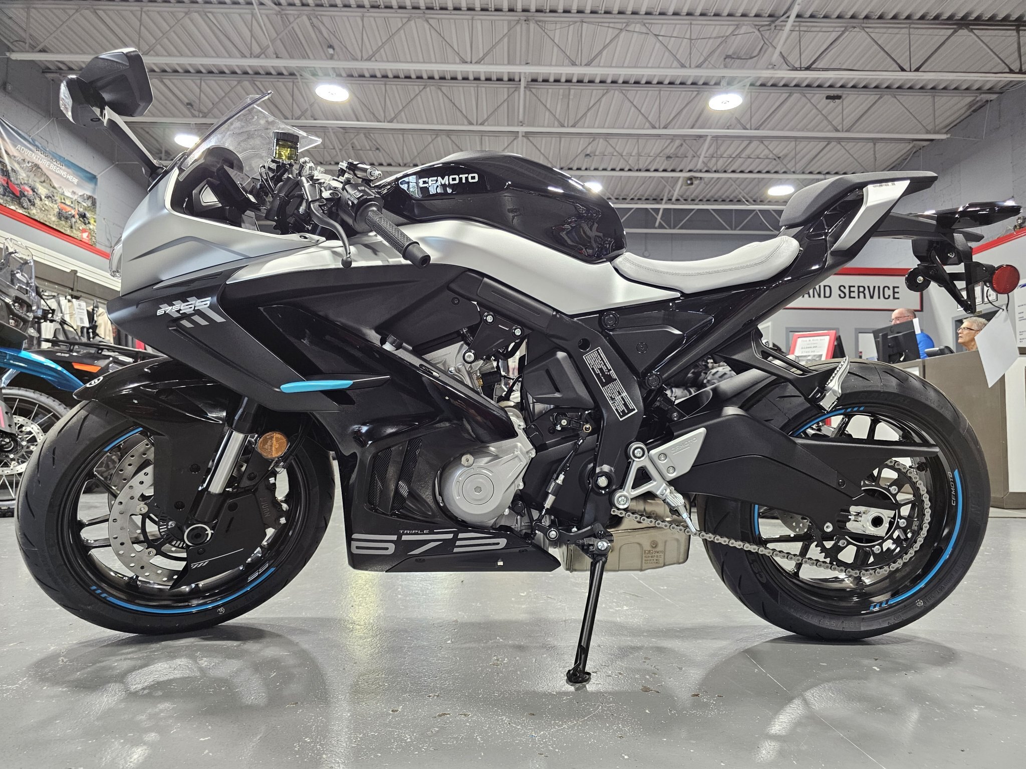 2026 CFMOTO 675SS Nebula Black