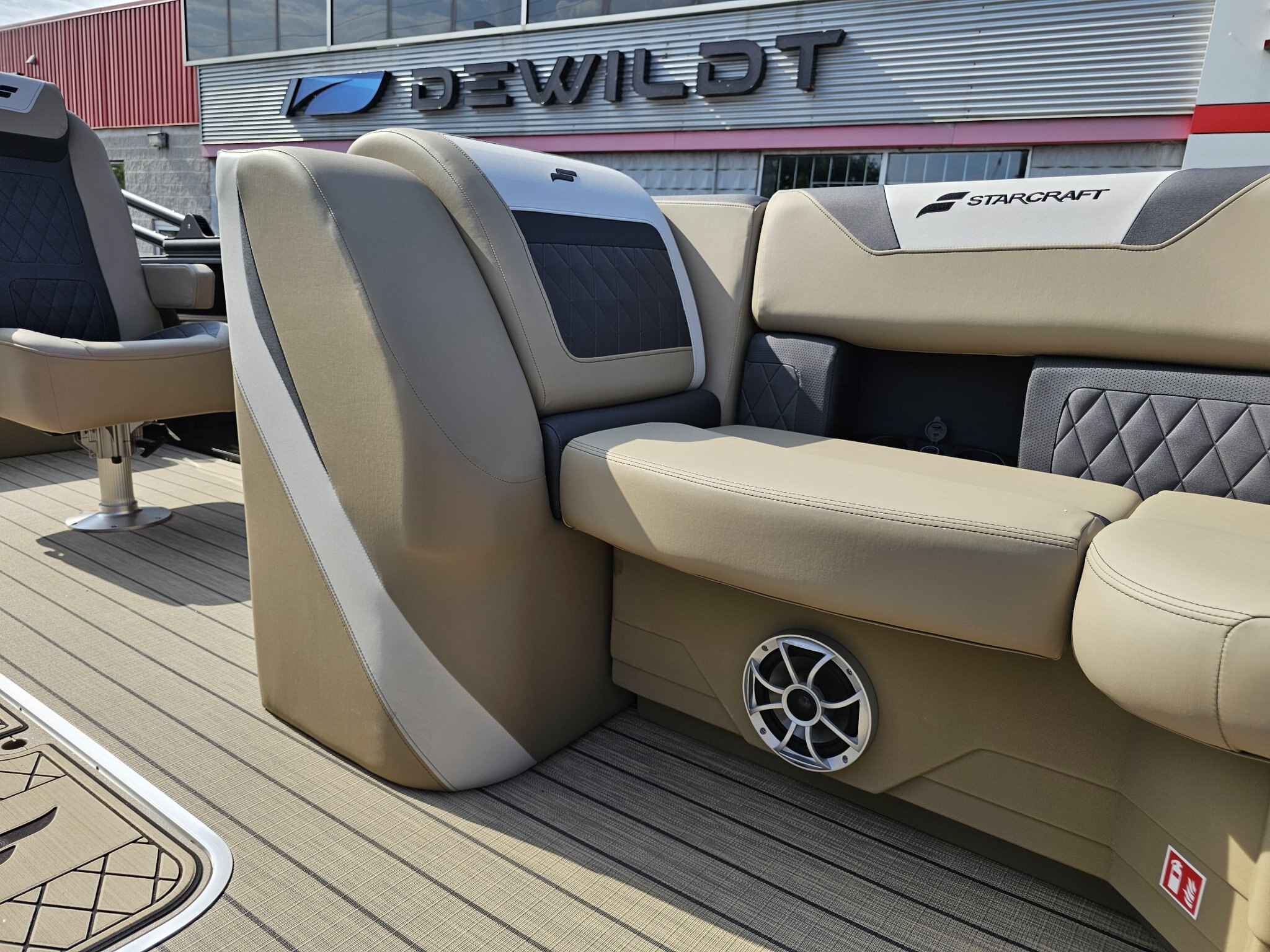 2026 Starcraft SLS 3 Q DH WITH 225HP HONDA