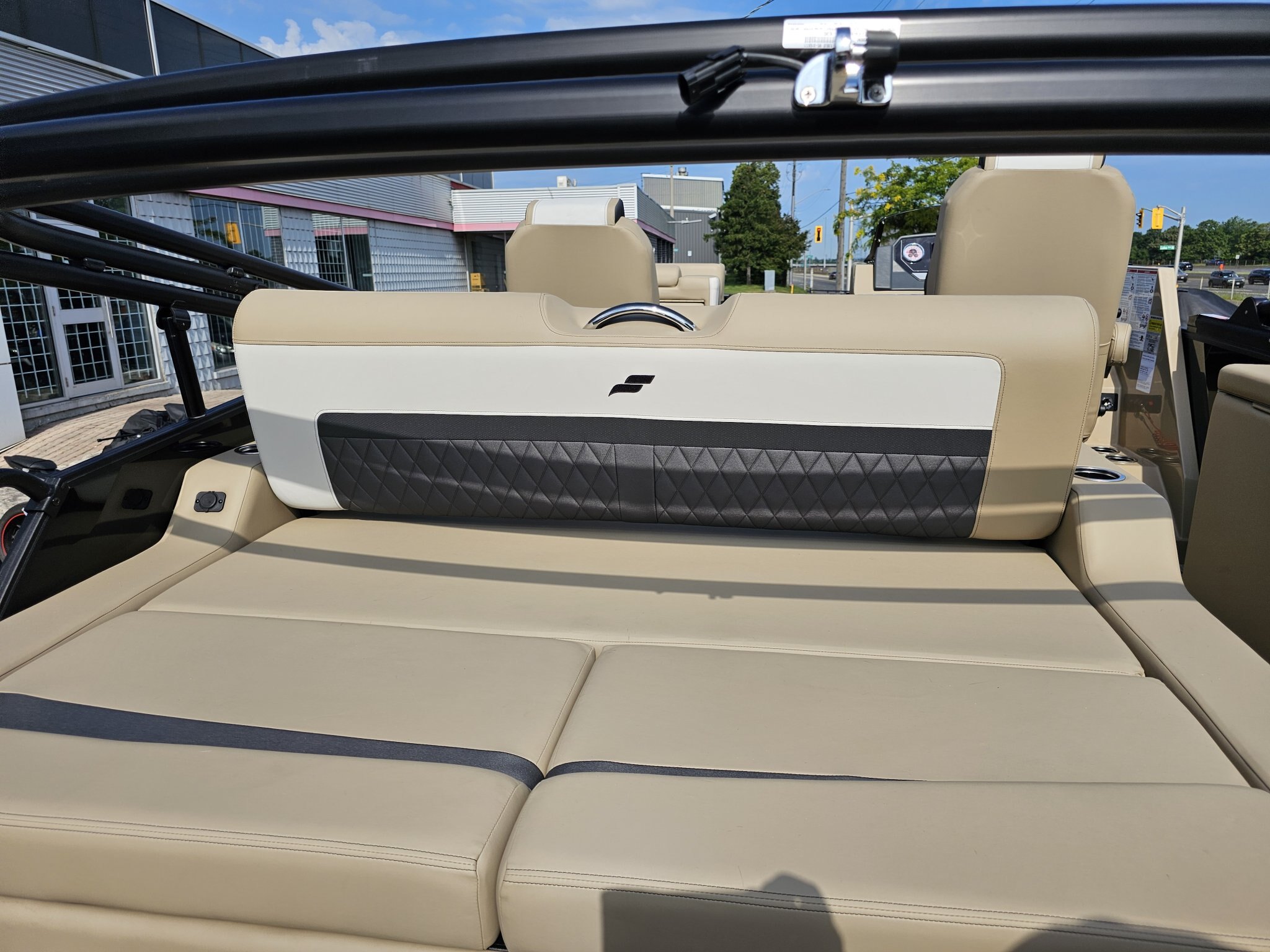 2026 Starcraft SLS 3 Q DH WITH 225HP HONDA