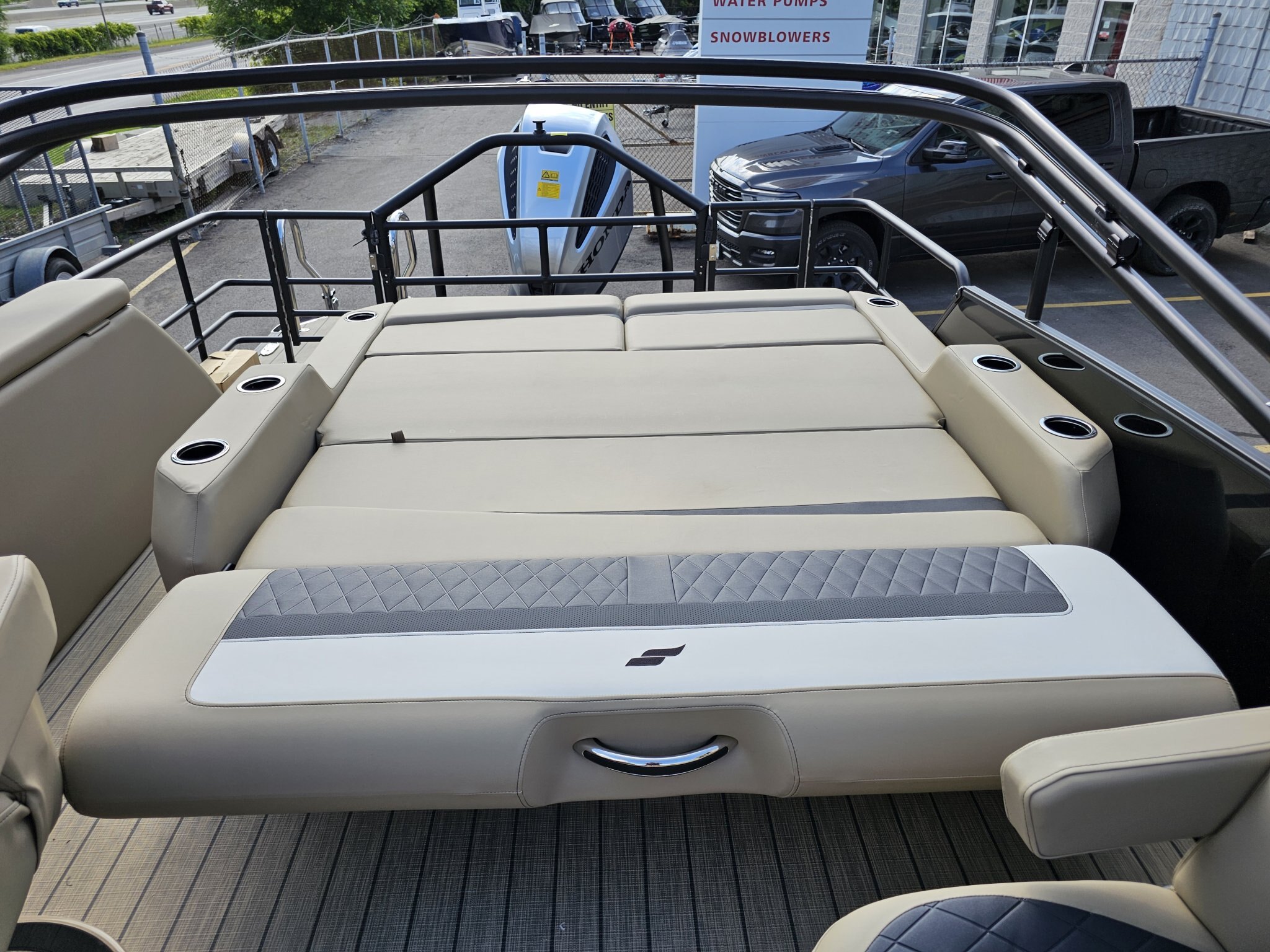 2026 Starcraft SLS 3 Q DH WITH 225HP HONDA