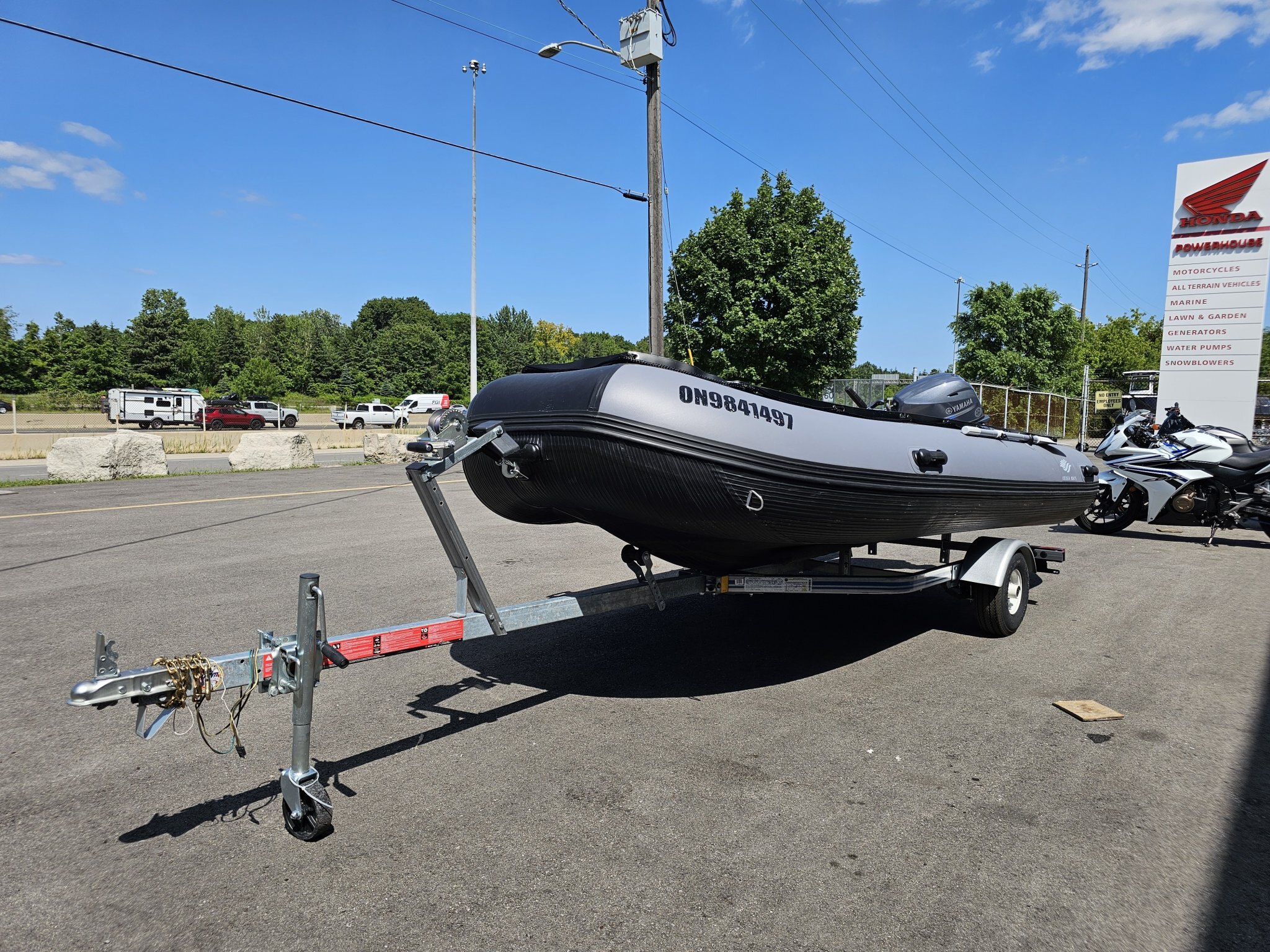 2022 AQUASPORT 2100 CC WITH 200HP MERCURY - $1000 ELECTRONICS CREDIT!