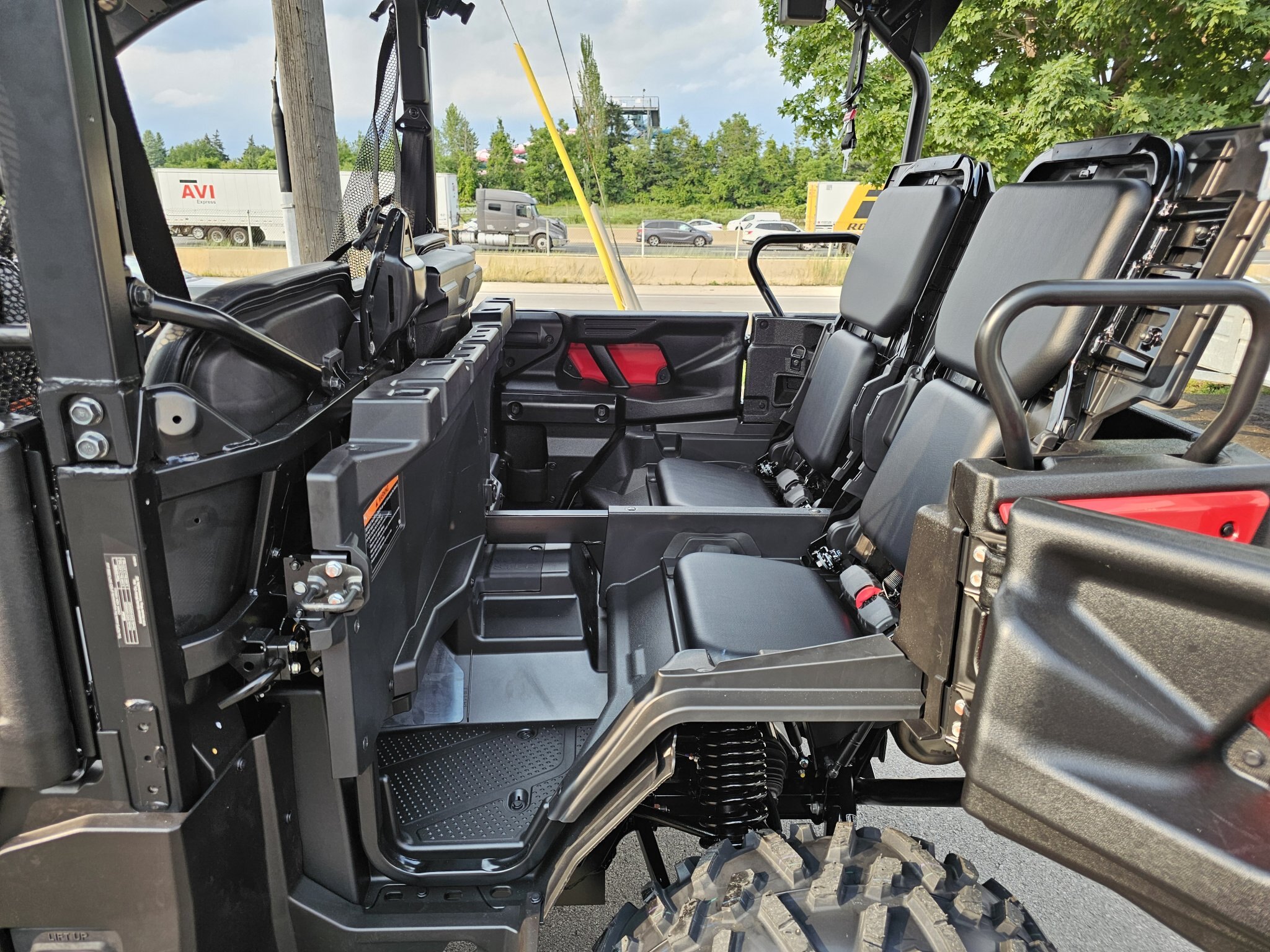 2026 Honda Pioneer 1000 5P DLX