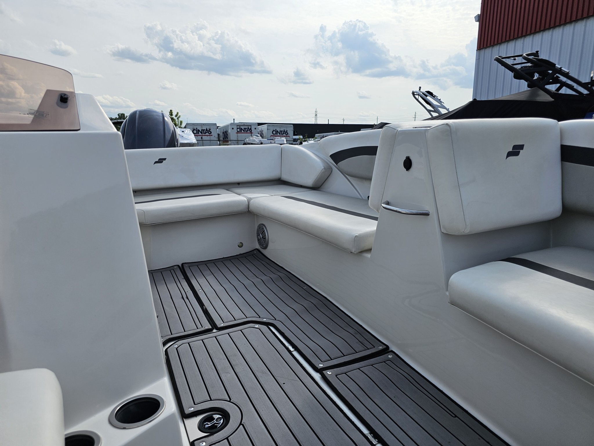 2023 Starcraft SVX 171 W/ 115 HP YAMAHA 518 HOURS