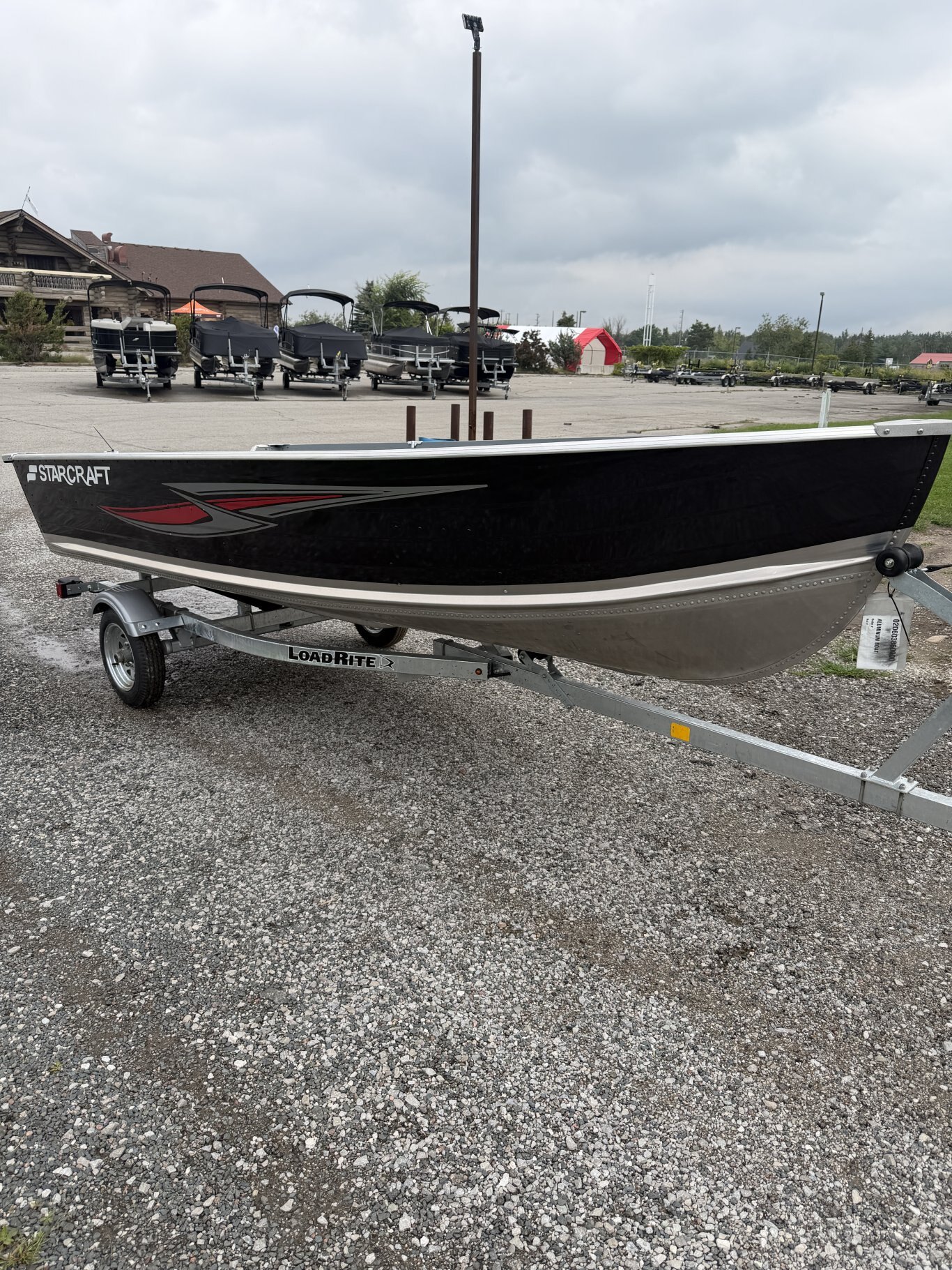 2026 CRESTLINER 2050 FISH HAWK W/T WITH 250HP PRO XS