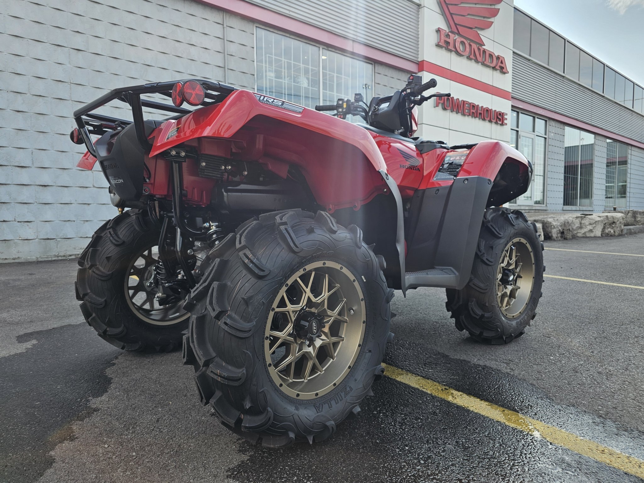 2027 Honda Rubicon 520 DCT IRS EPS Automatic Hero Red UPGRADED RIMS & TIRES PLUS WARN WINCH!