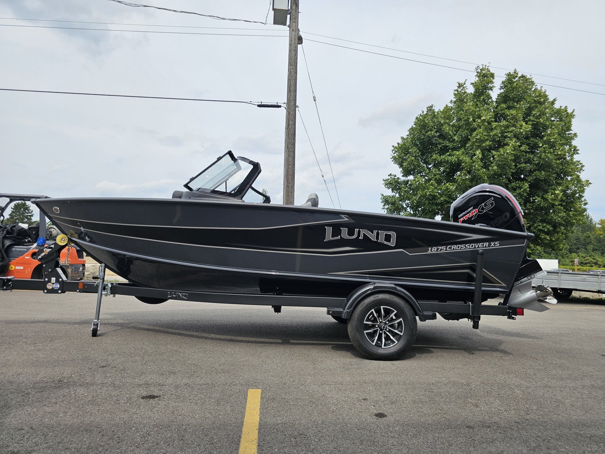Lund 1448M Jon Boat TILLER