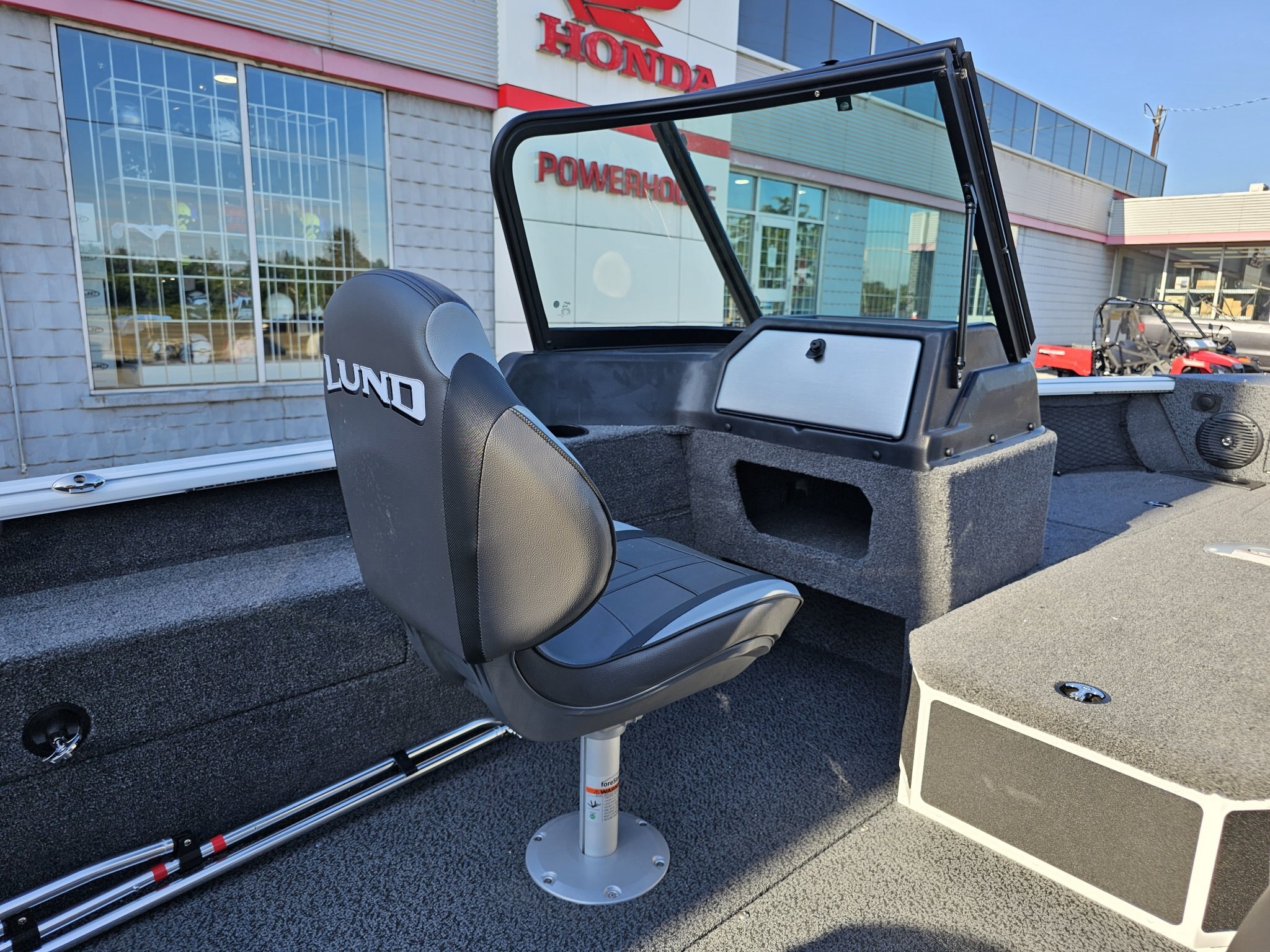 2027 Lund 1775 Impact XS Sport