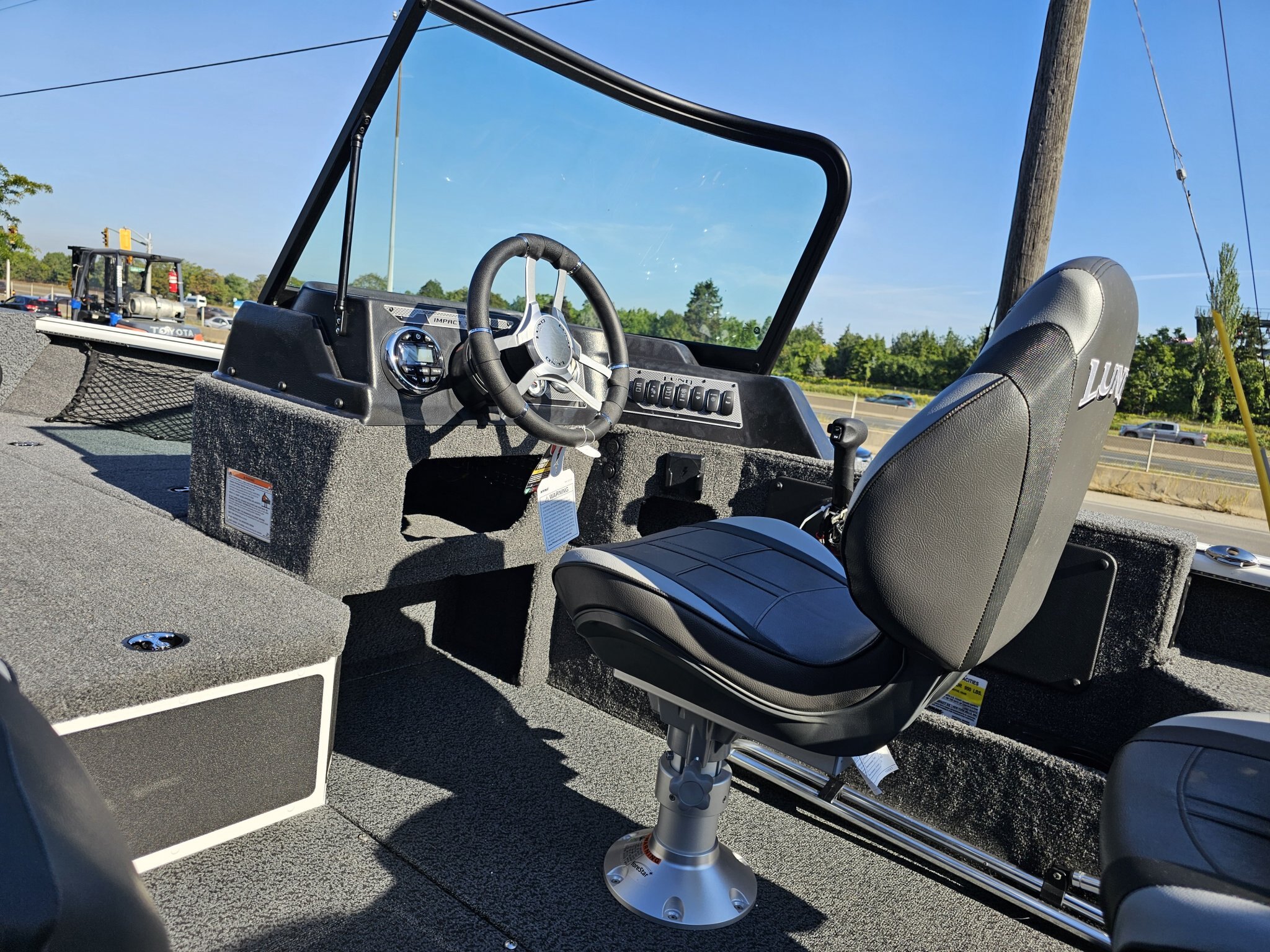 2027 Lund 1775 Impact XS Sport