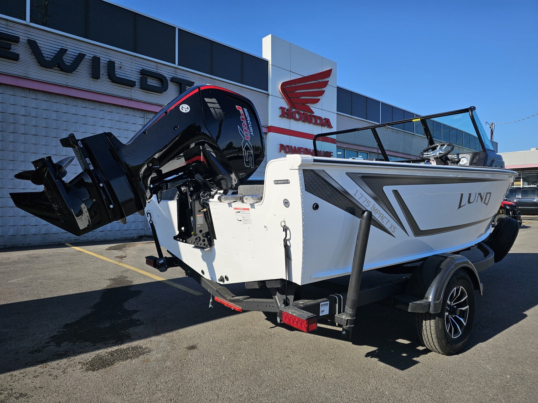 2027 Lund 1875 Impact XS Sport W/ MERCURY 150 PRO XS