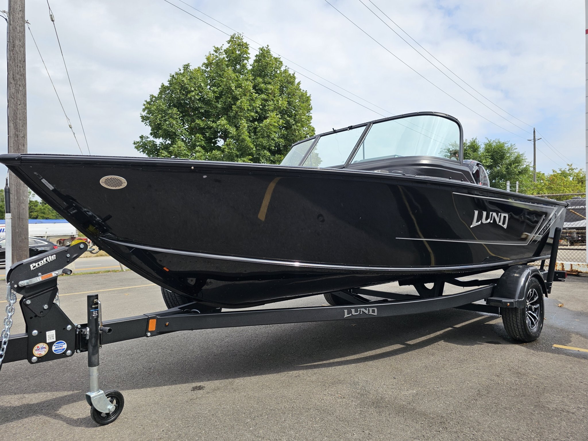 2027 Lund 1875 Impact XS Sport W/ MERCURY 150 PRO XS