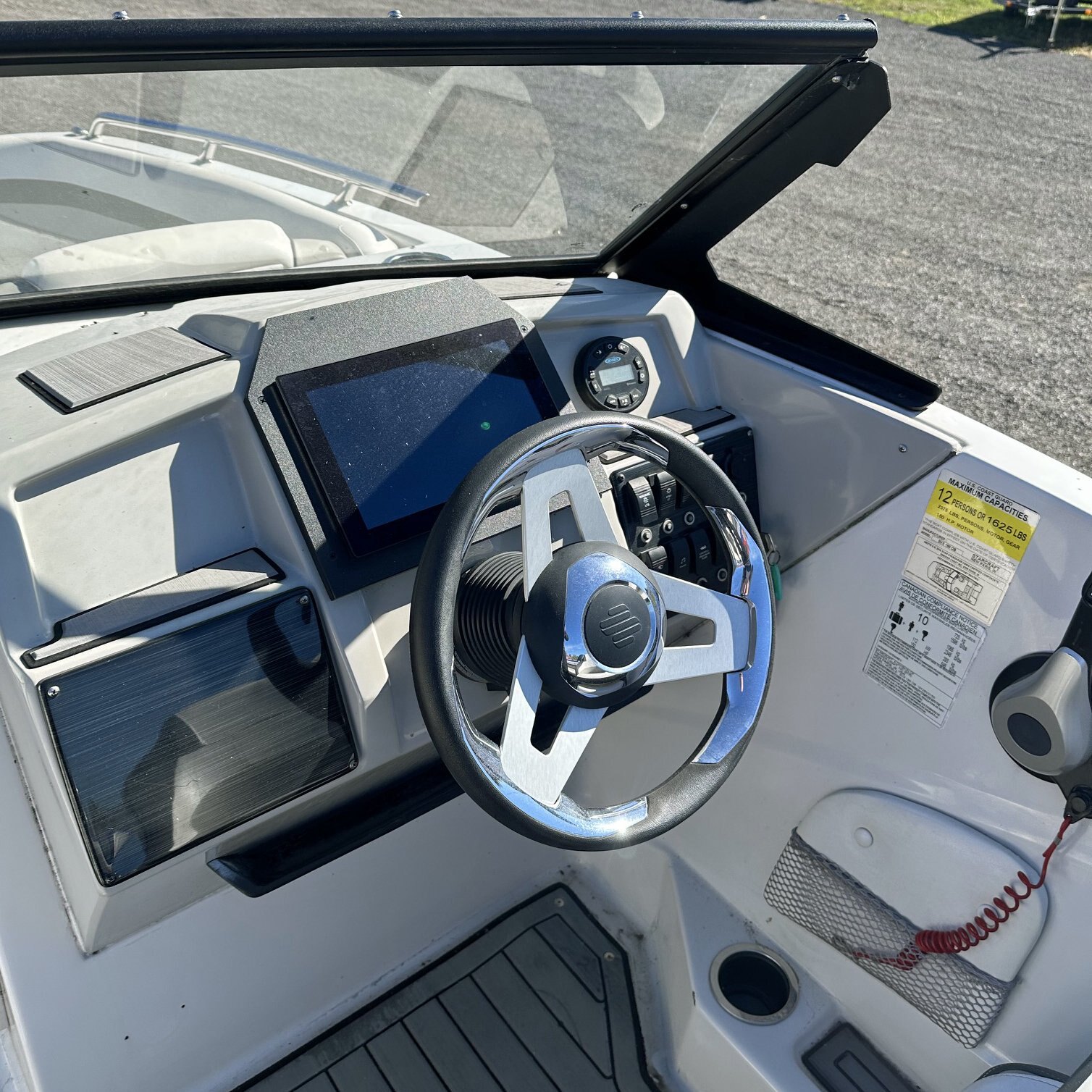 2023 Starcraft SVX 231 W/ 175 HP YAMAHA- 712 HOURS
