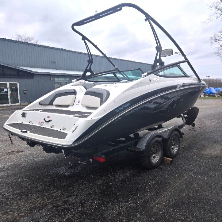 2013 YAMAHA 212X ONLY 86 HRS!