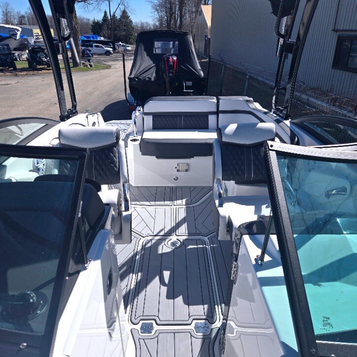 2025 MONTEREY M4 BOAT SHOW PRICES NOW!