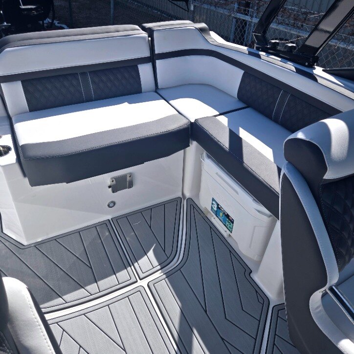 2025 MONTEREY M4 BOAT SHOW PRICES NOW!