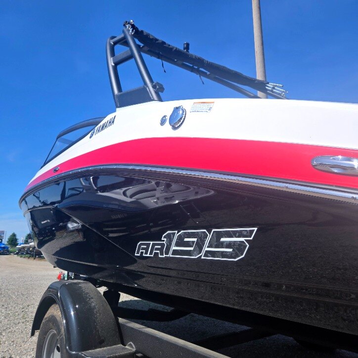 2025 Yamaha AR195