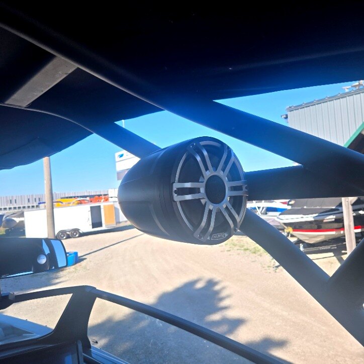 2025 YAMAHA 222XD DEMO ONLY 11 HRS!