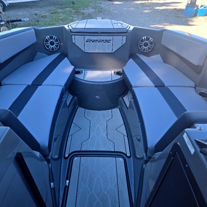 2025 YAMAHA 222XD DEMO ONLY 11 HRS!