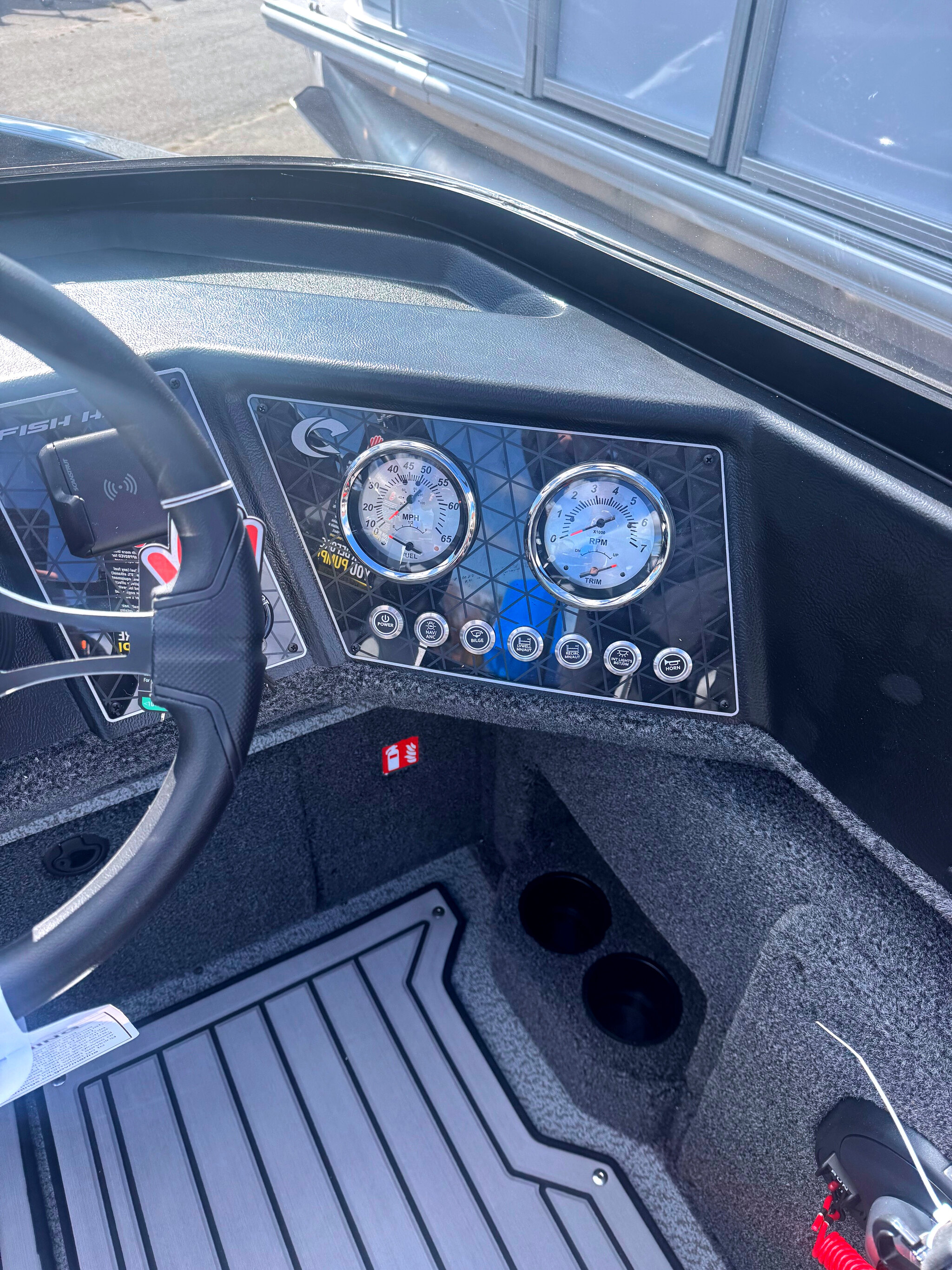 2026 CRESTLINER FISH HAWK W/T WITH 250HP PRO XS & 15HP KICKER