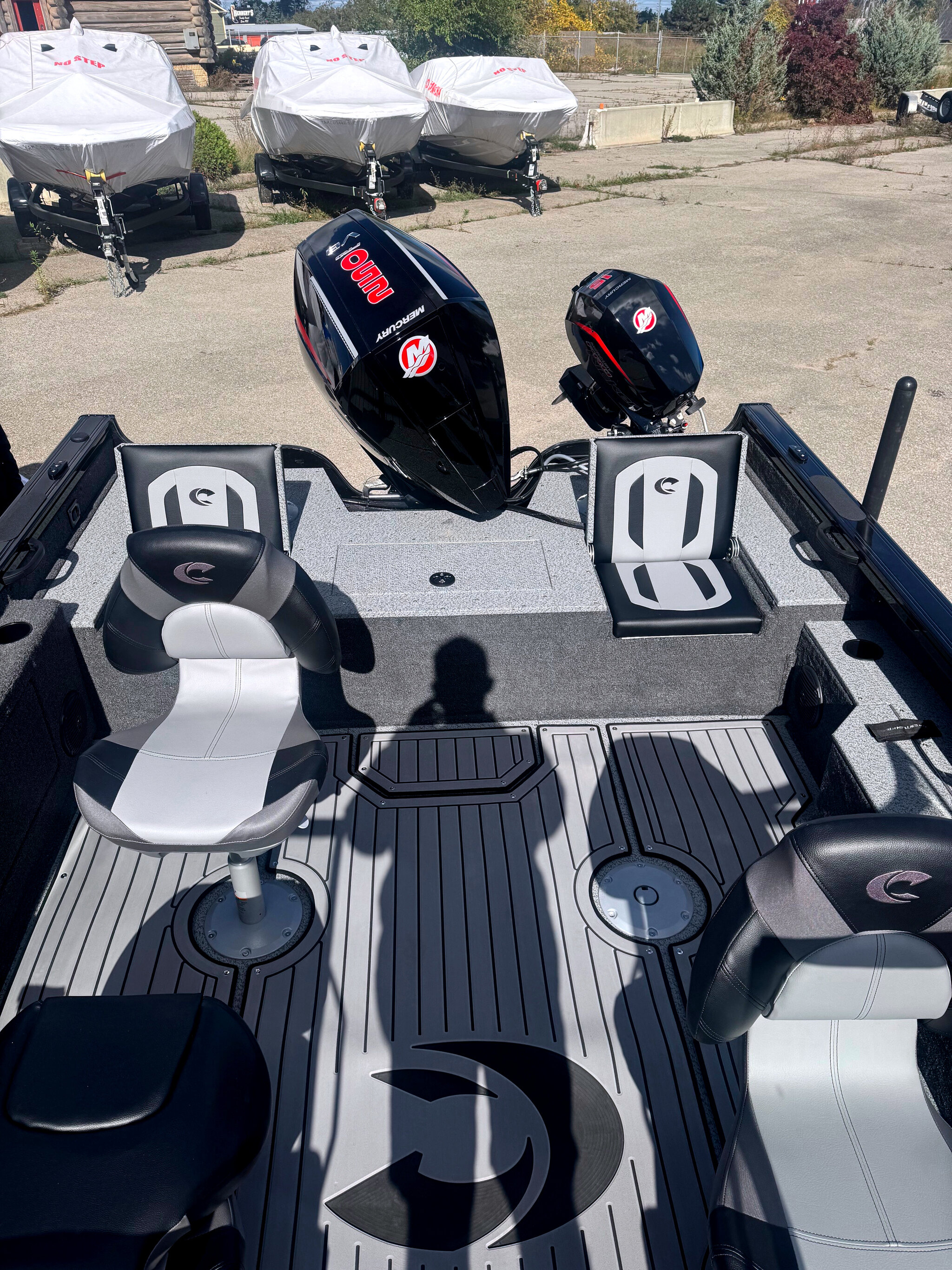 2026 CRESTLINER FISH HAWK W/T WITH 250HP PRO XS & 15HP KICKER