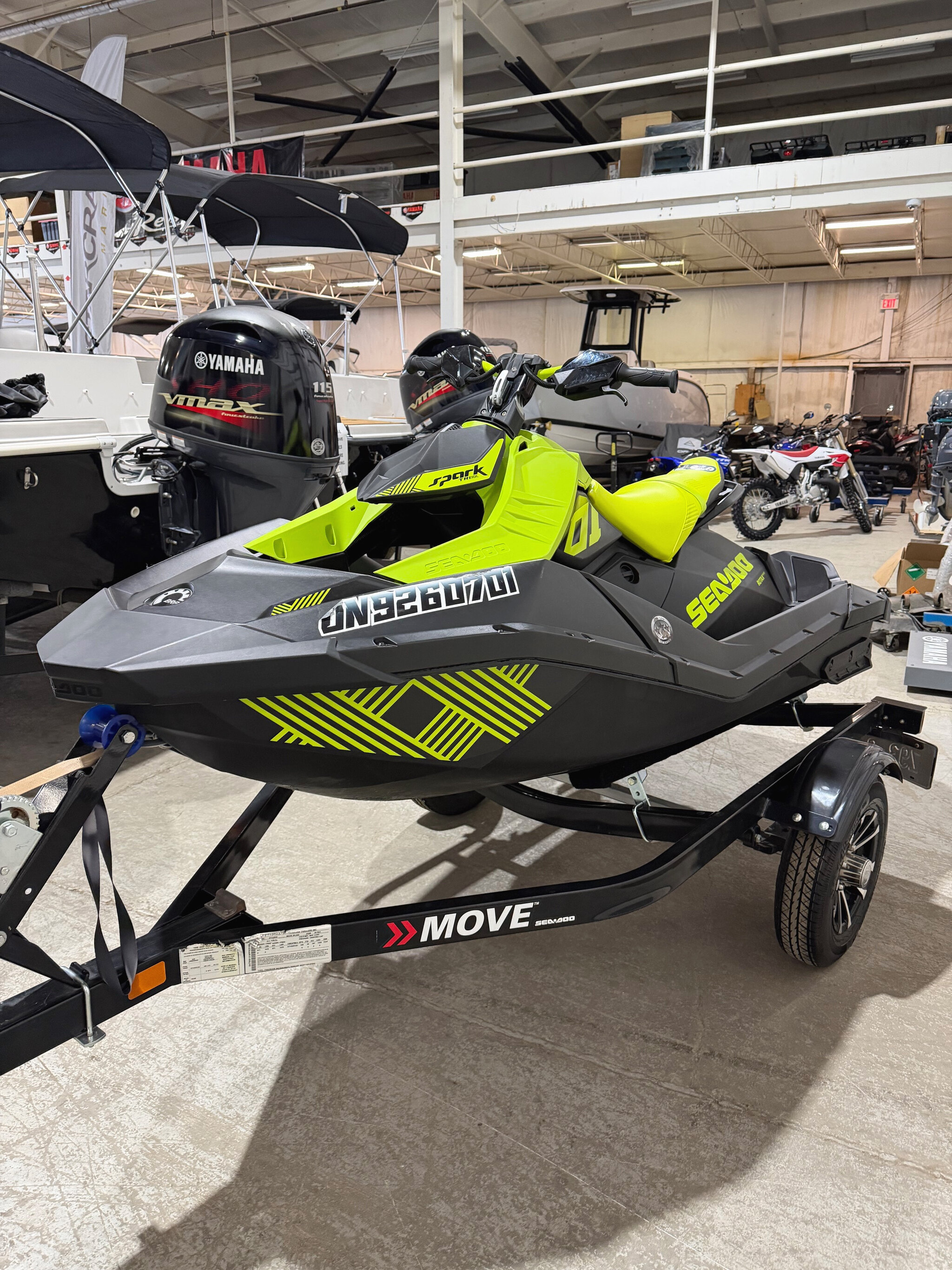 2023 SEADOO SPARK TRIXX 2UP ONLY 11 HRS! W/TRAILER.